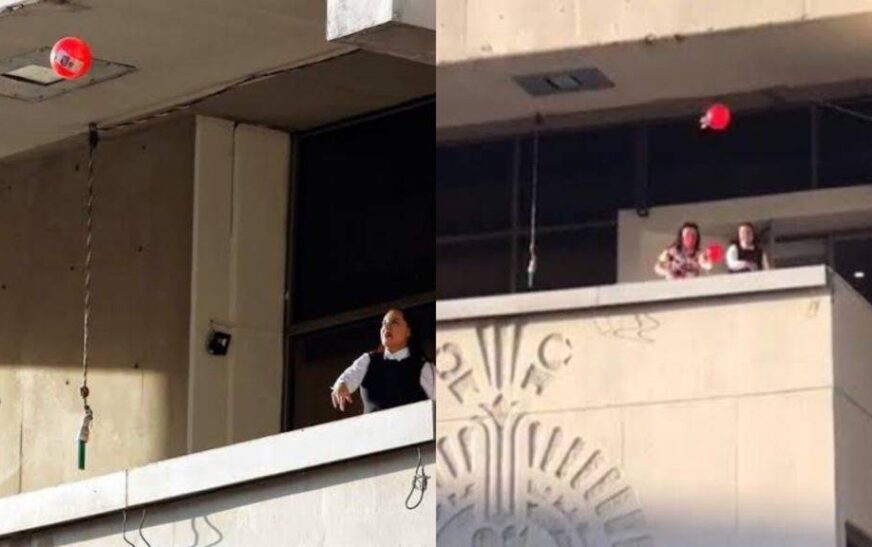 Alcaldesa de Cuauhtémoc regaló billetes pegados a pelotas en acto oficial