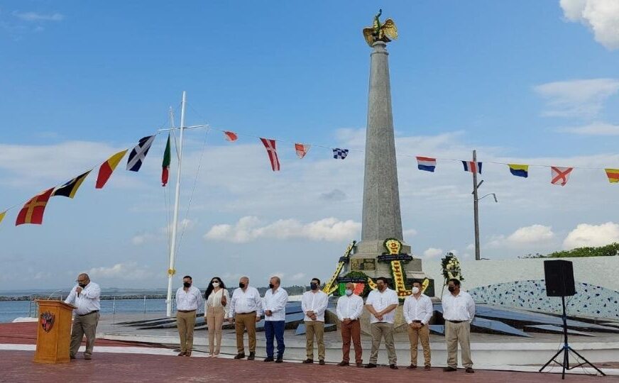 Trabajadores de Pemex recuerdan a petroleros caídos durante la Segunda Guerra Mundial