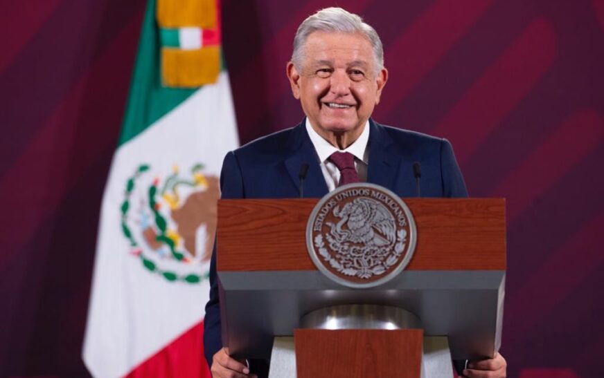 Concentración Rosa de Claudio X. González, “para defender a García Luna”, ironiza AMLO