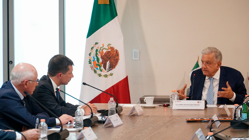 López Obrador se reúne con secretario de Transporte de Estados Unidos