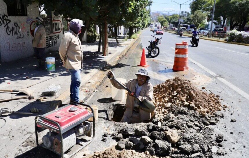 Atiende Soapa reportes de fugas de agua, alcantarillado y desazolves en puntos importantes de la capital