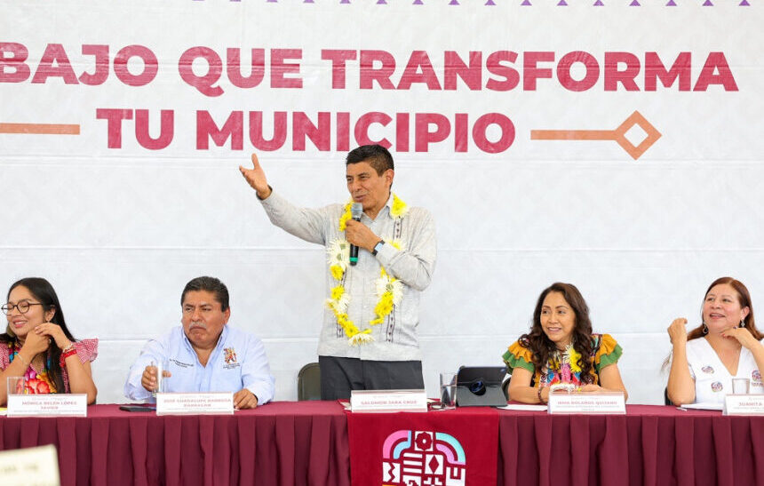 *Gobierno de Salomón Jara lleva acciones y programas por 26 mdp a Huajolotitlán*