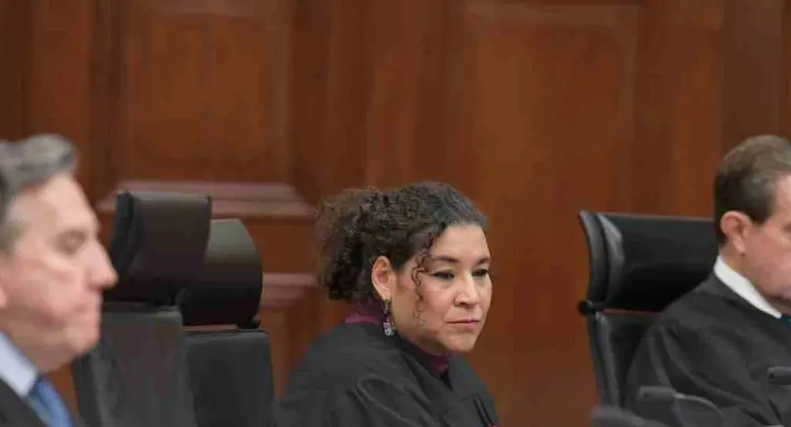 Corte responde a ministra Lenia Batres que por ley no puede inscribirla al ISSSTE ni bajarle el salario