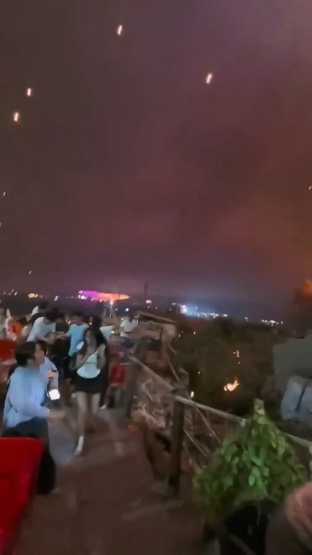 🔥 Show de drones y pirotecnia se sale de control en China: el espectáculo terminó en llamas